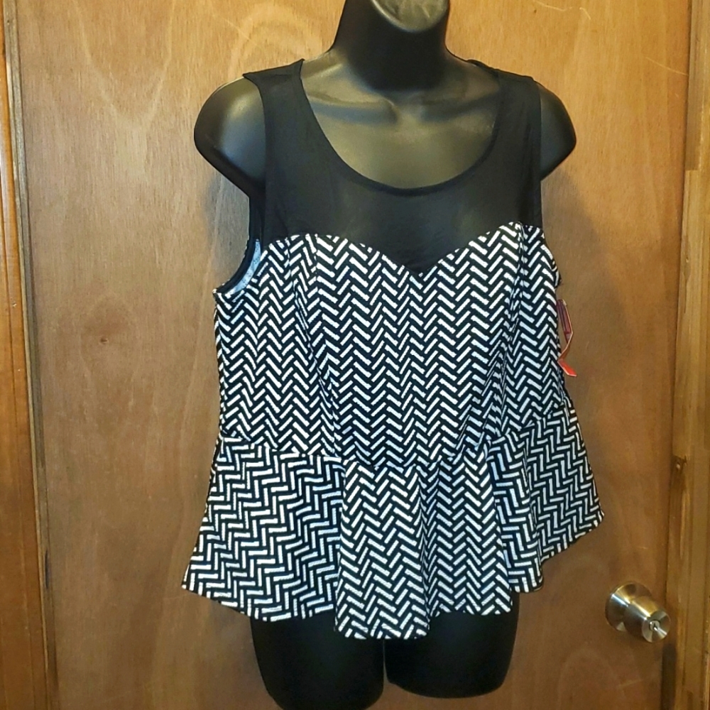 Black & white peplum tank